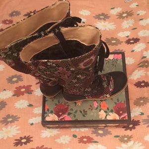 Socofy floral design knee high boots.